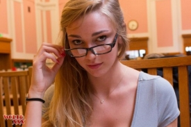 Kendra 'Library Girl' Sunderland признает себя невиновной в непристойном поведении