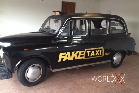В Великобритании угнали оригинальный автомобиль Fake Taxi
