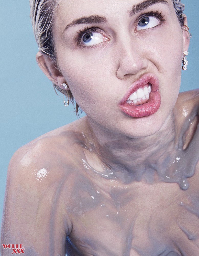 Myley Cyrus Nude (3).jpg